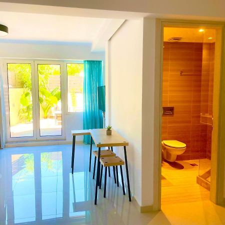 Haris White Apartment Roussospition Luaran gambar