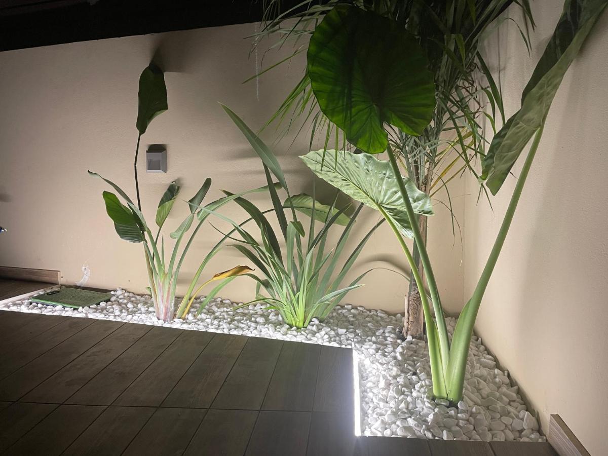 Haris White Apartment Roussospition Luaran gambar