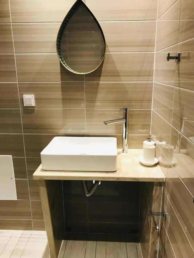 Haris White Apartment Roussospition Luaran gambar