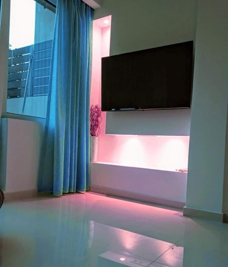 Haris White Apartment Roussospition Luaran gambar
